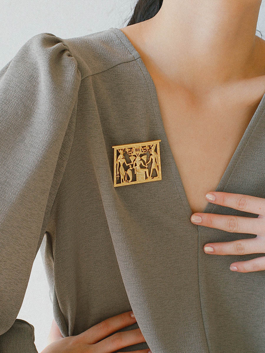 Broche pharaon d'Egypte carrée - Women Accessories Egypt avis et prix